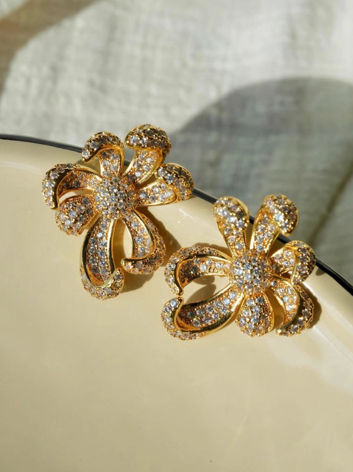 Floral Zircon Ear Clips [IUY7486O]