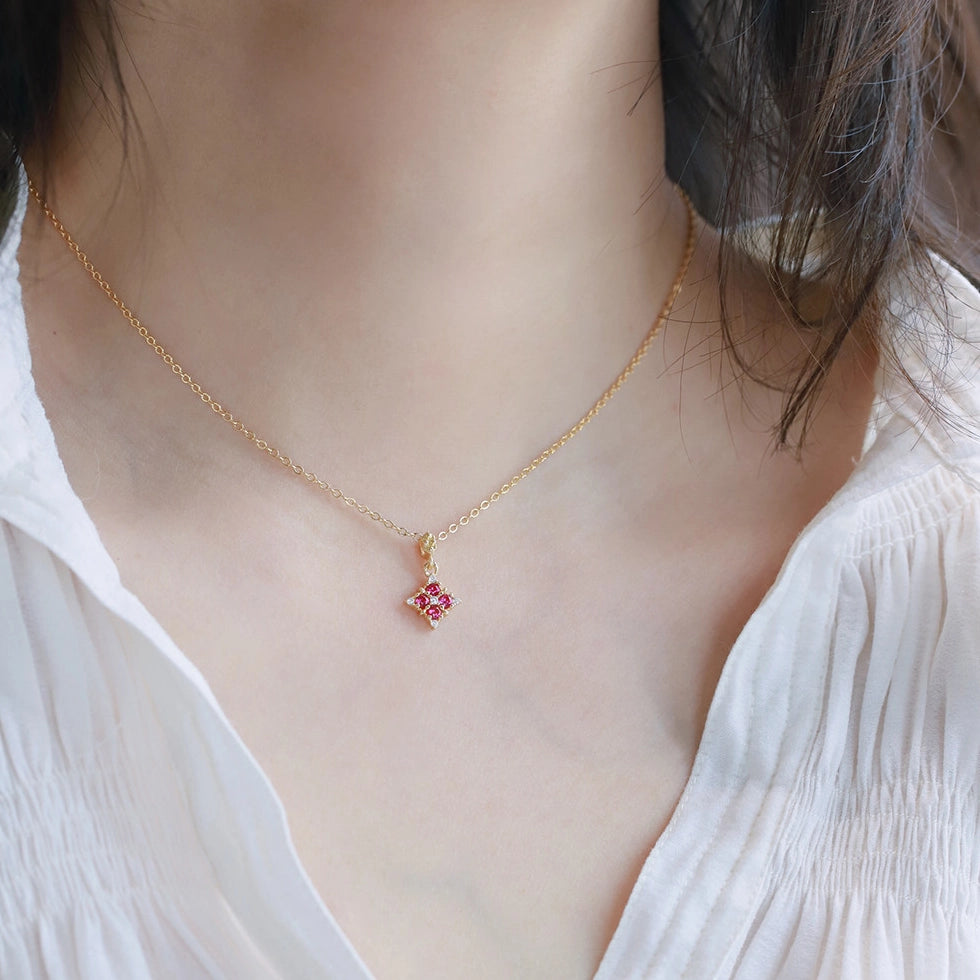Four-Leaf Clover Pendant Necklace [DQRCXRZJ]