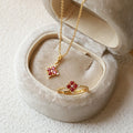 Four-Leaf Clover Pendant Necklace [LHA8EL7R]