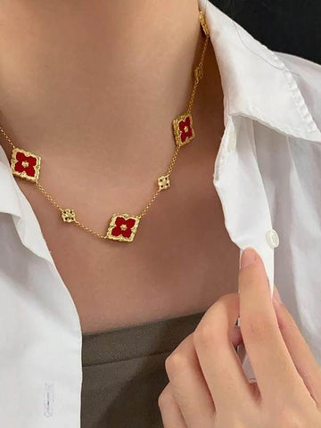 Four-Leaf Flower Pendant Necklace [Z7ZCDNL2]