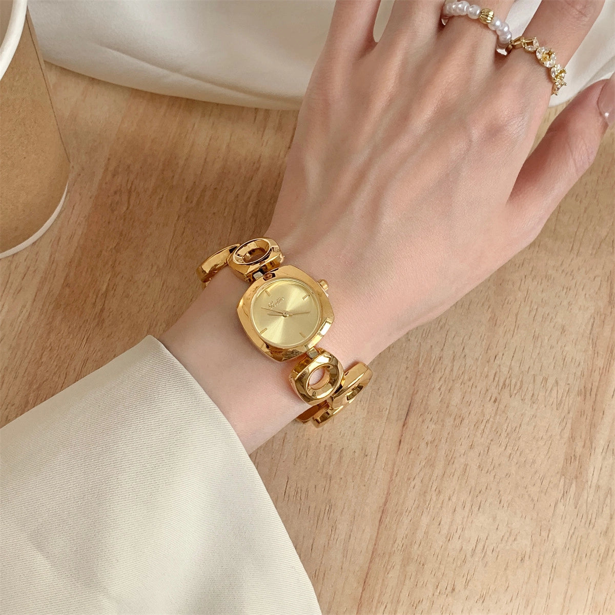Gaudí Inspired Irregular Bracelet Watch [5TT06G0C]