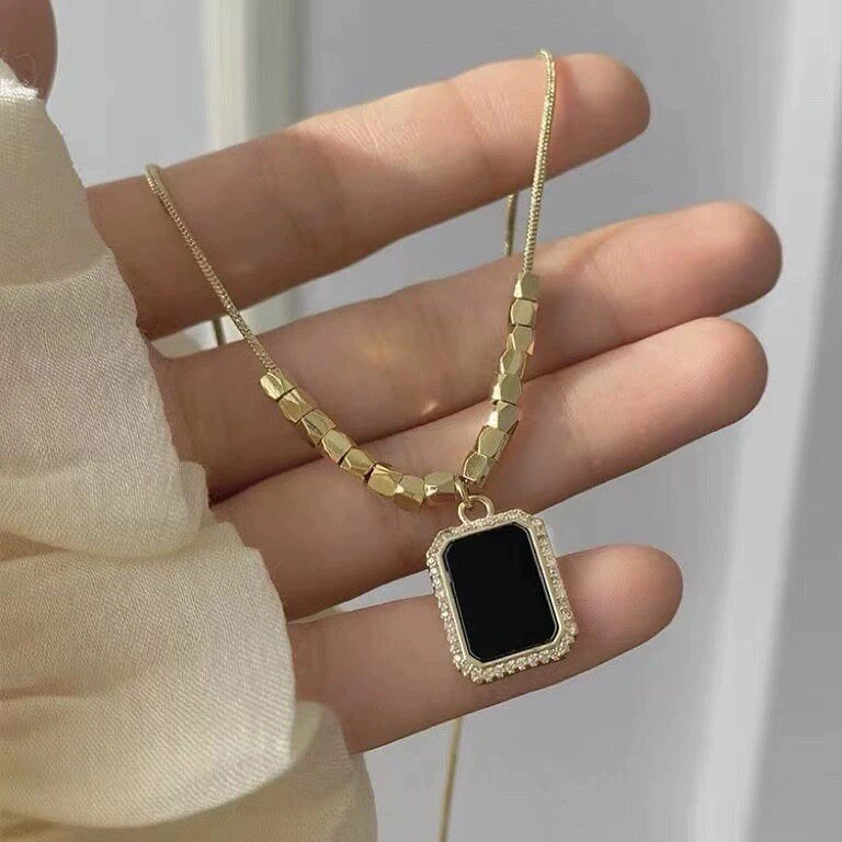 Geometric Pendant Snake Chain Necklace [LWOUXWT7]
