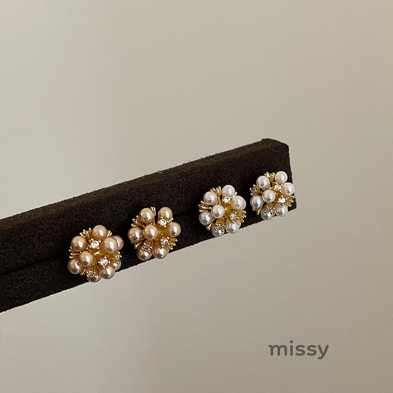 Giulietta Pearl Flower Earrings [AH56CT5C]