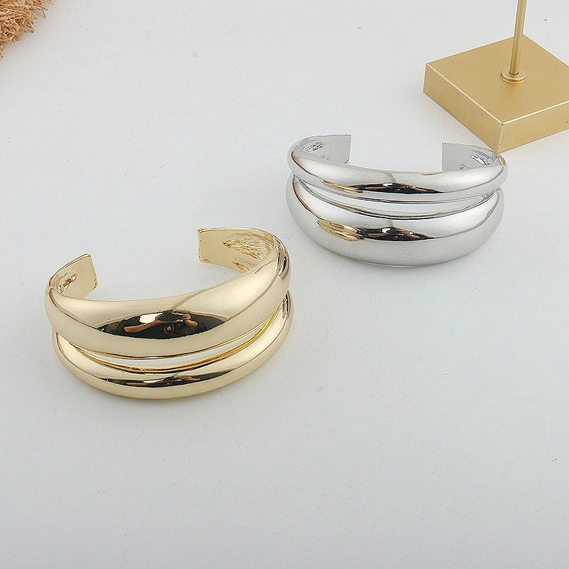 Glossy Curved Wide Cuff Bracelet [JH8A6OQJ]