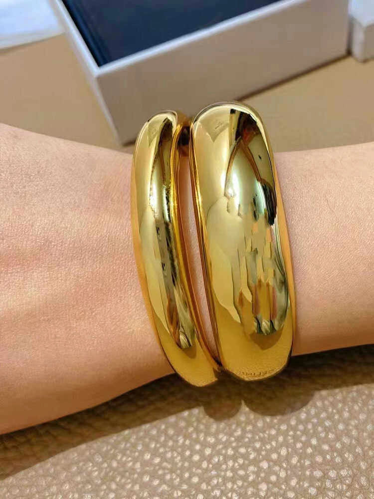 Glossy Curved Wide Cuff Bracelet [DF22G6K1]