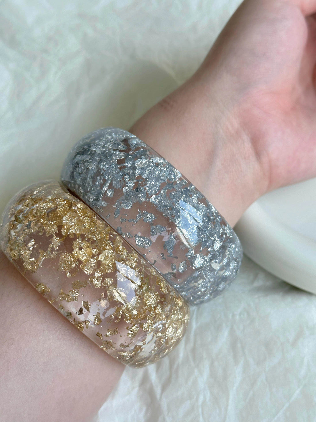 Gold Foil Transparent Resin Bangle [92Y77HU4]