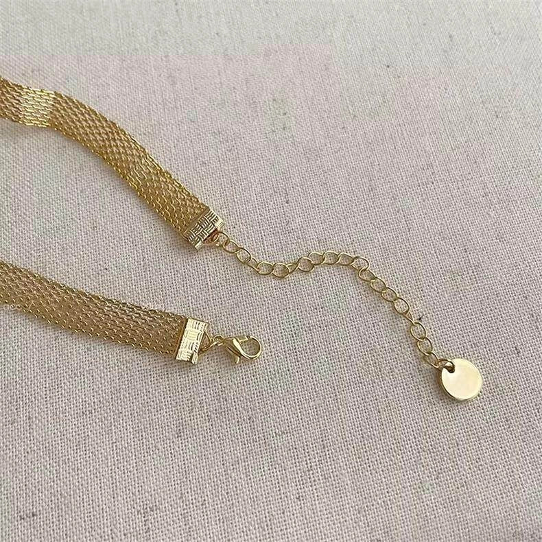 Gold Tone Chunky Chain Choker [E8CYN5CF]