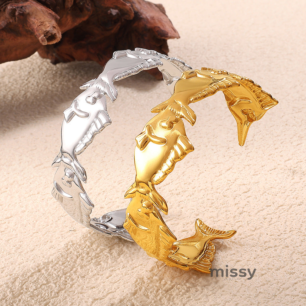 Hadlee Sculpted Fish Cuff [BPIR6O25]