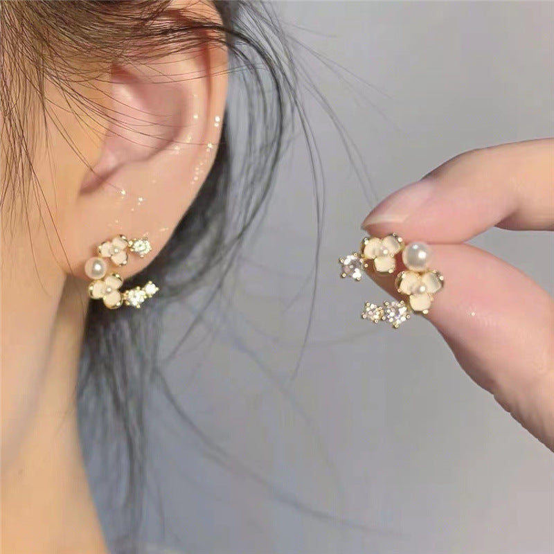 Harlan Camellia Pearl Earrings [1LVAU1FS]