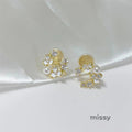Harlan Camellia Pearl Earrings [62USW2VR]