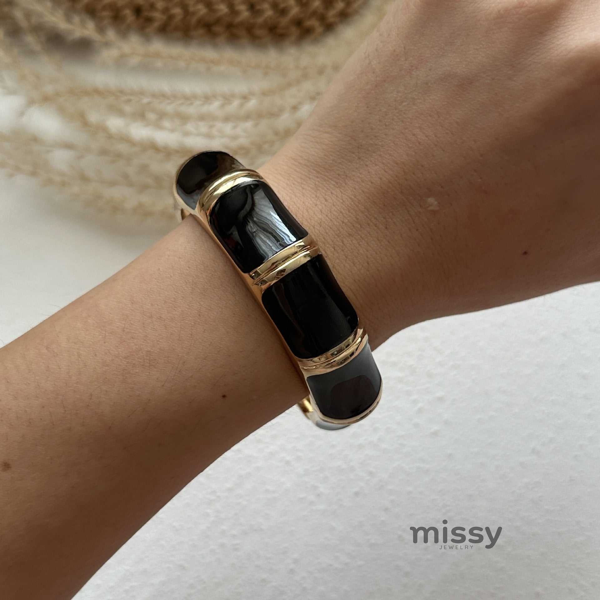 Harmonii Enamel Cuff Bracelet [NOA1YZSQ]