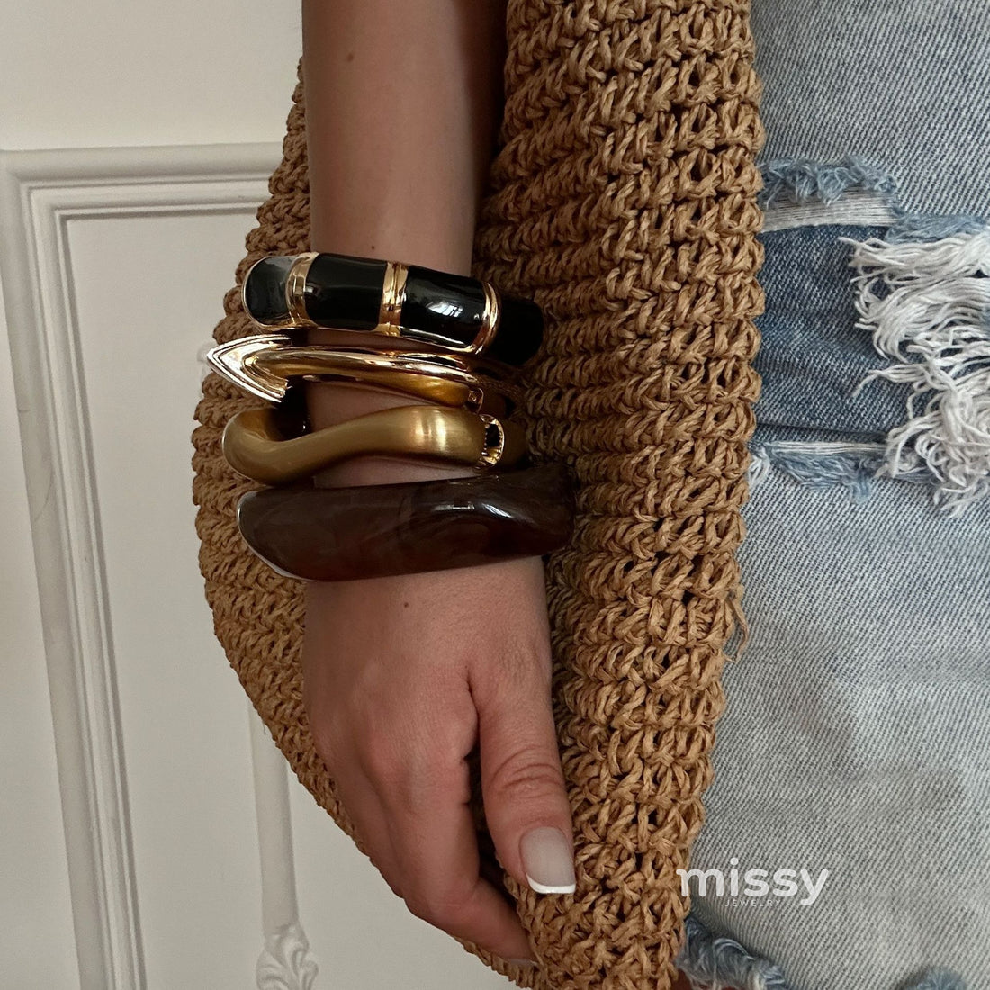 Harmonii Enamel Cuff Bracelet [ICZD45VL]