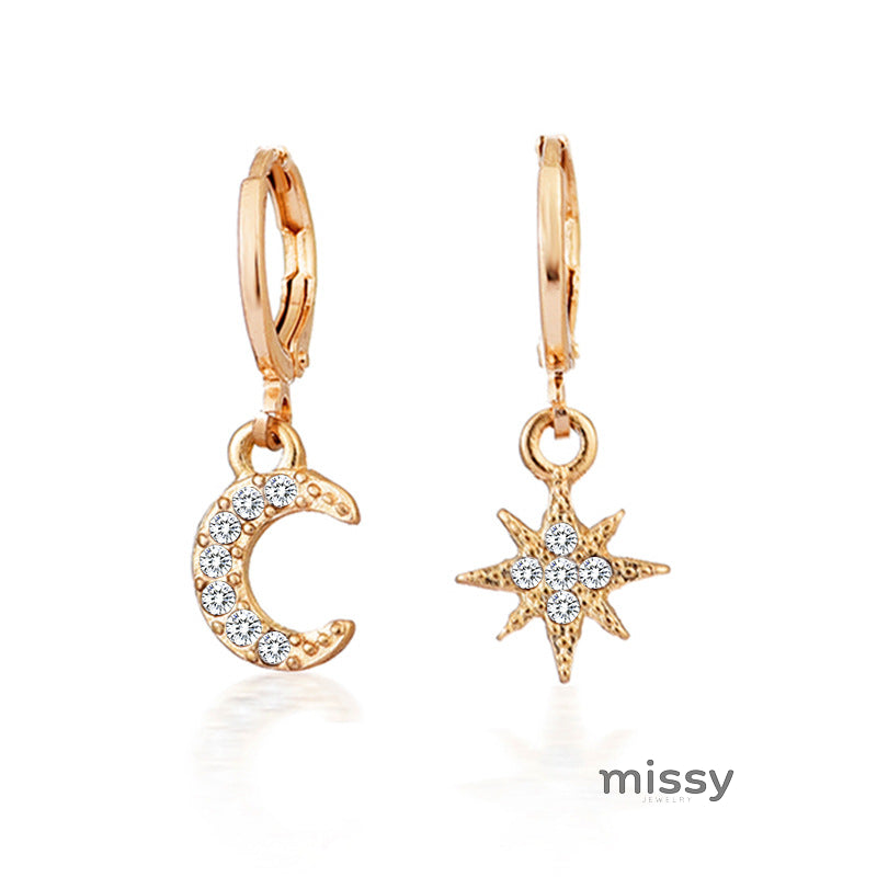 Haset Star Moon Asymmetric Earrings [B5Q49MR7]