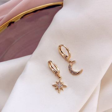 Haset Star Moon Asymmetric Earrings [0YCLPHKL]