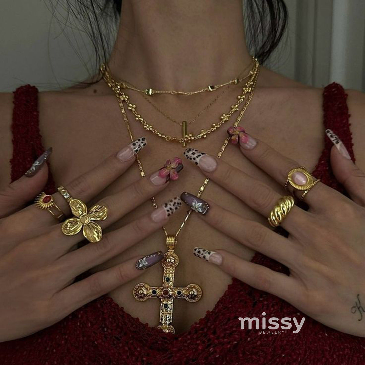 Hasset Rhinestone Pendant Necklace