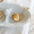 Heart and Oval Locket Necklaces [YF6ZAVQL]