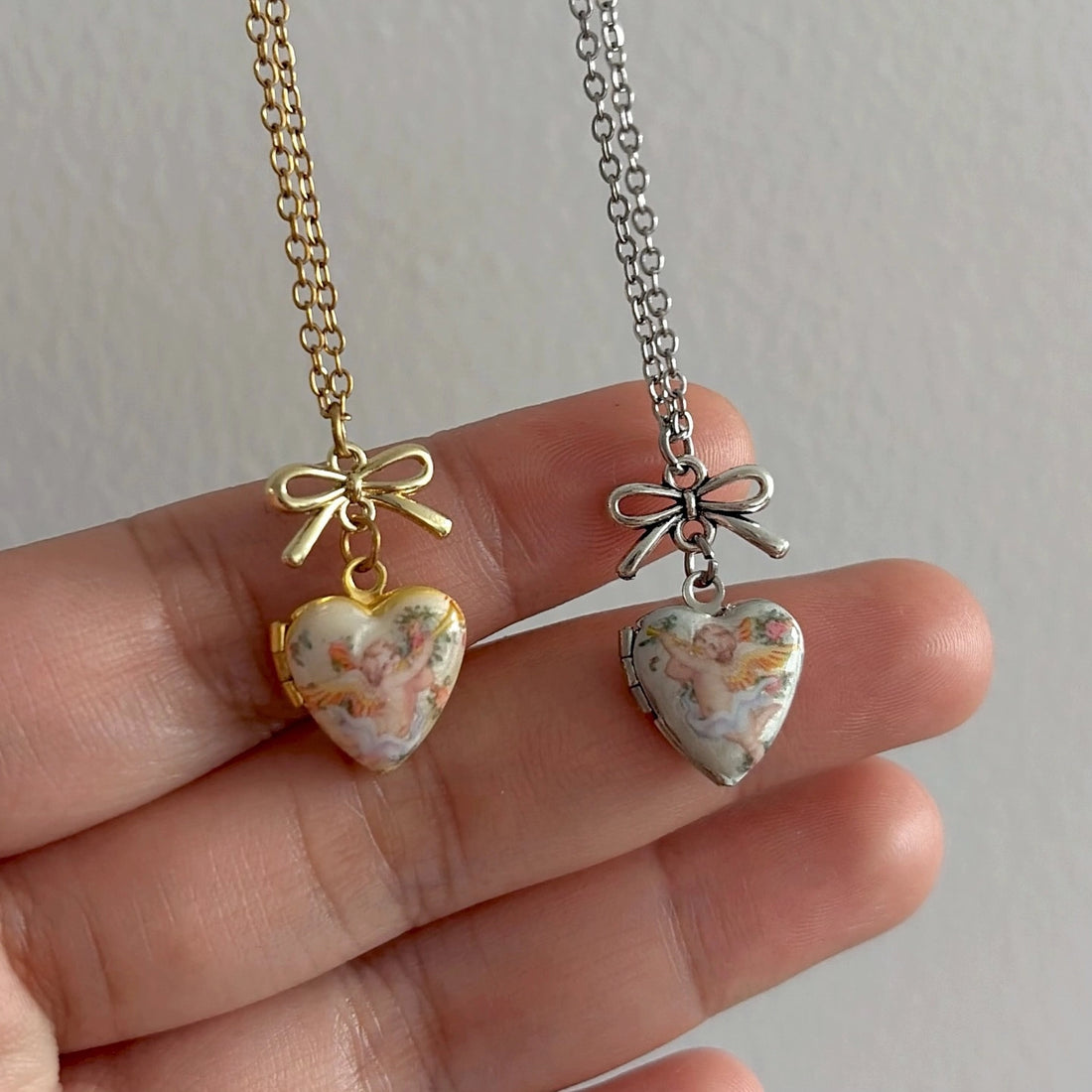 Heart Bow Locket Necklace [0CS11QEH]