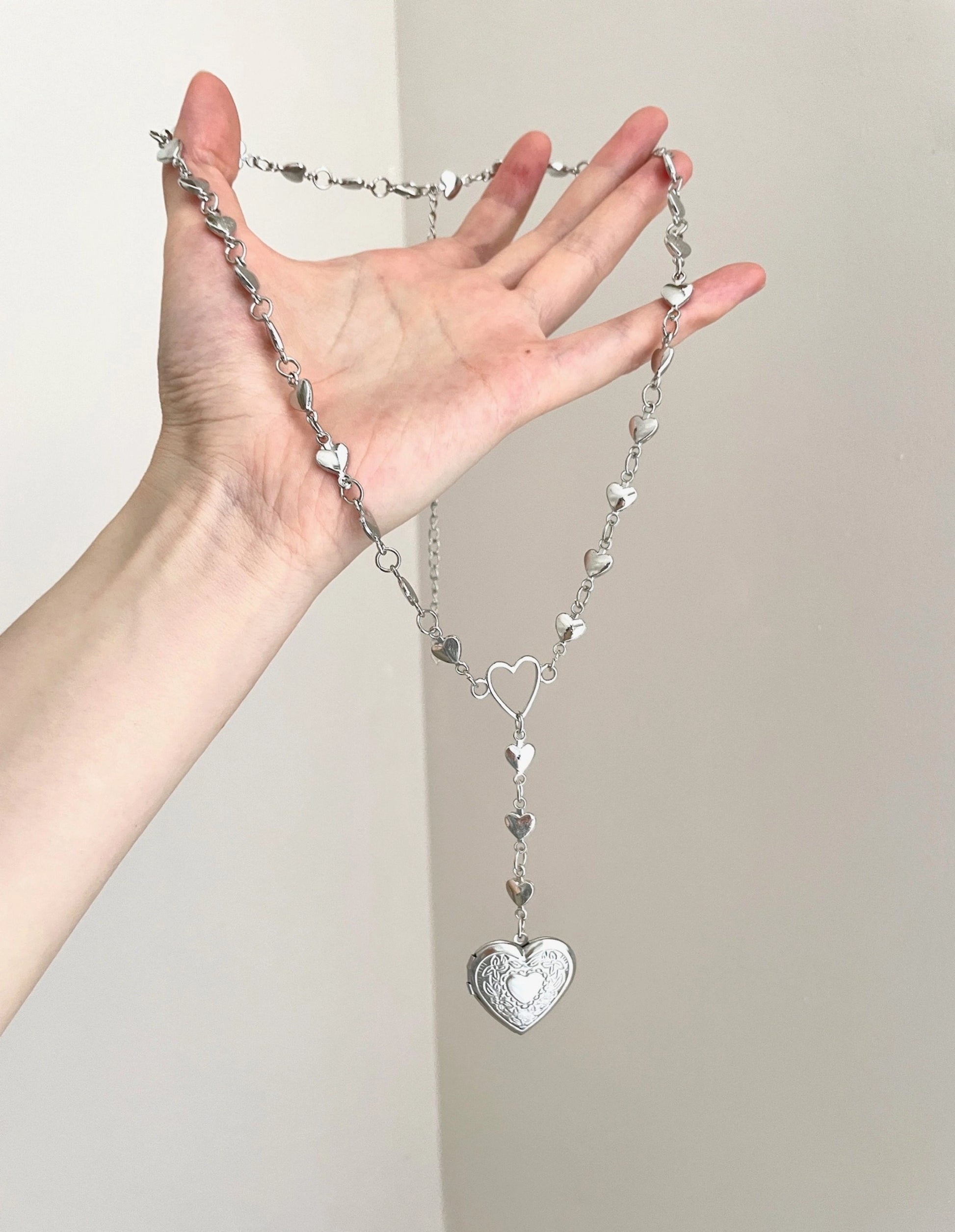 Heart Locket Necklace - Vintage Gold Finish [59BGVLYF]