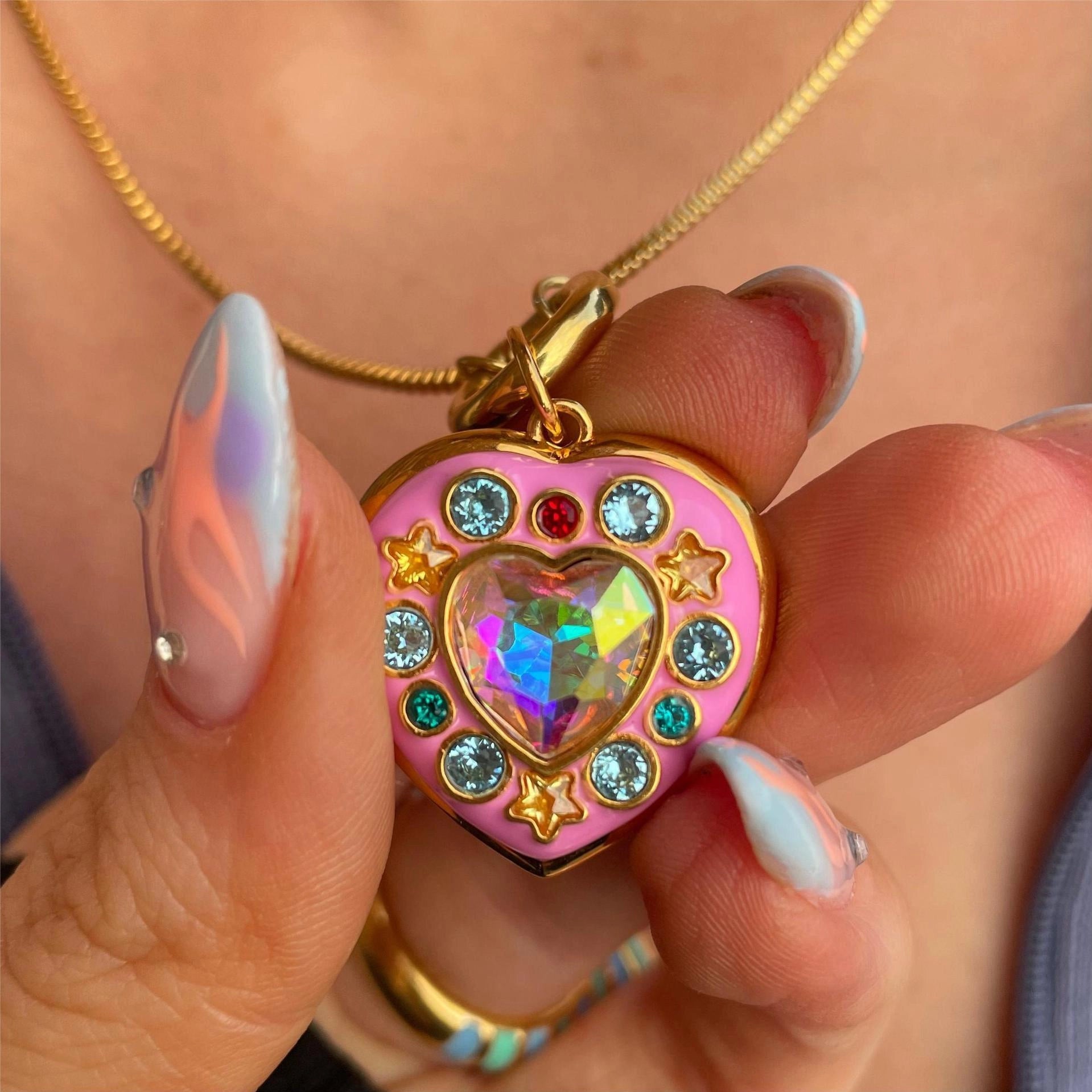 Heart Locket Pendant Necklace [9V0ZPFDH]