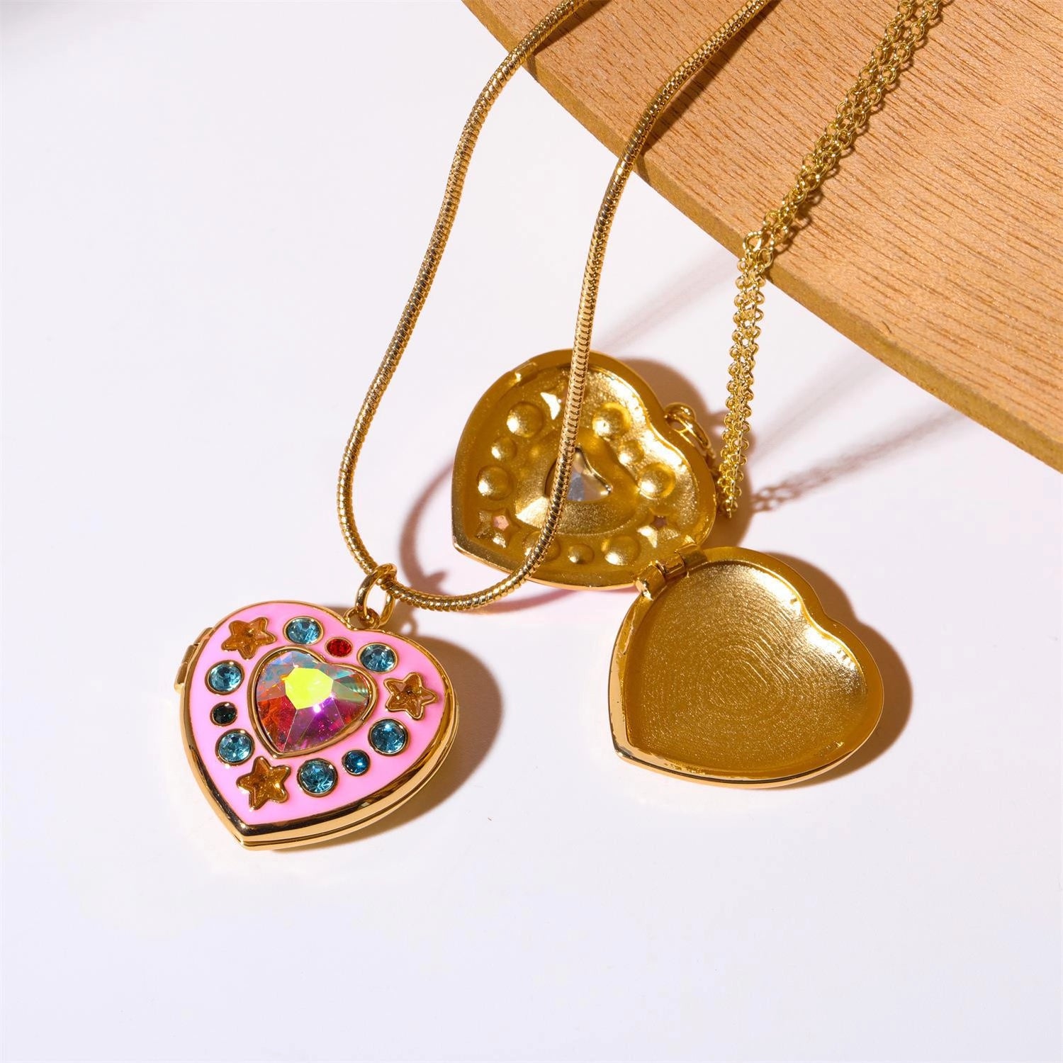 Heart Locket Pendant Necklace [1RE0GBHG]