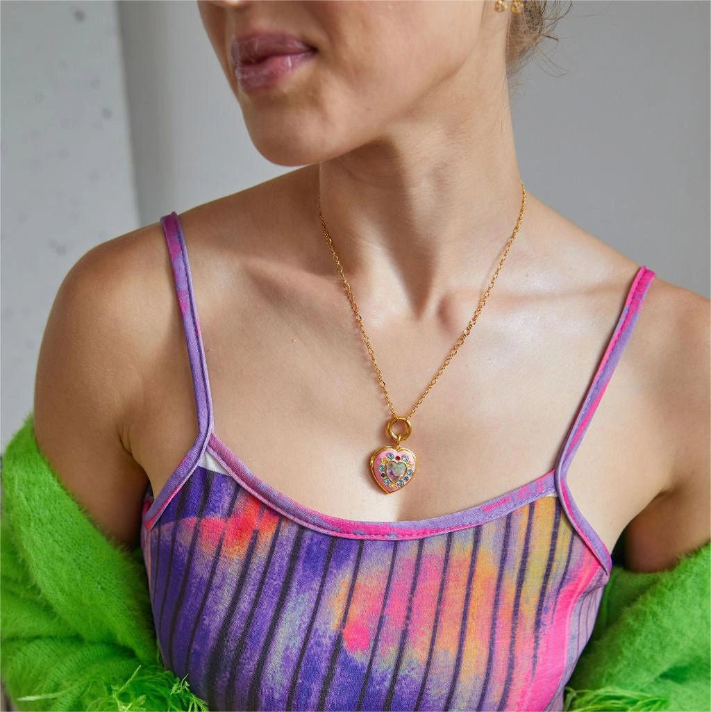 Heart Locket Pendant Necklace [888DWIQ8]