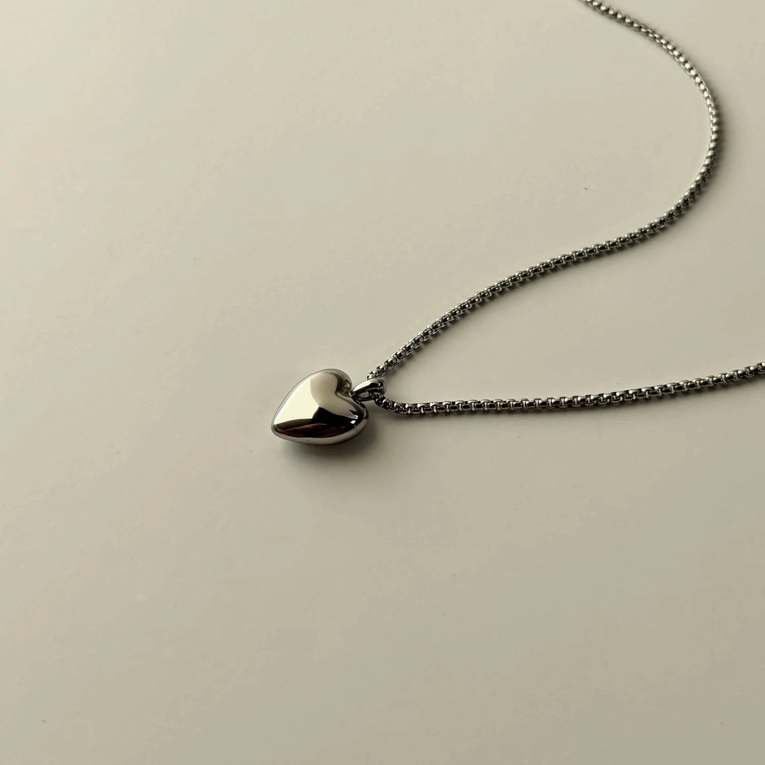 Heart Pendant Necklace [Z9RKVBSZ]