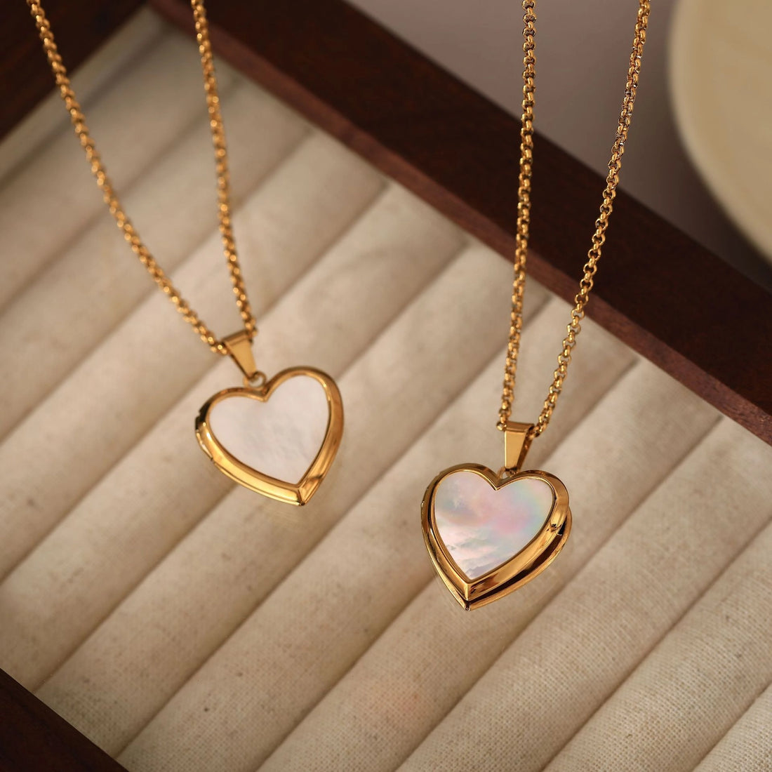Heart Shell Locket Pendant Necklace [9354HAEA]
