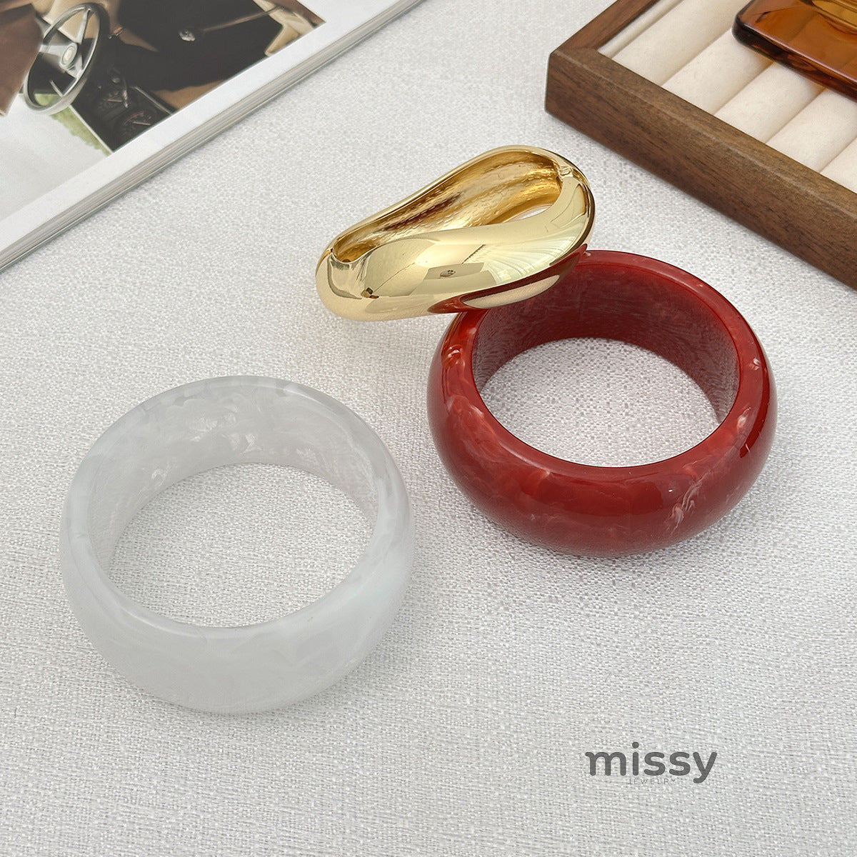 Helene Asymmetric Glossy Resin Bracelet [KL0R8HWP]