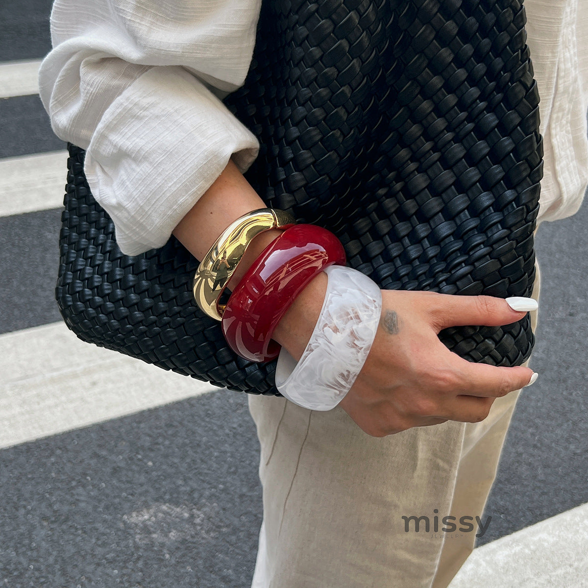 Helene Asymmetric Glossy Resin Bracelet [EOVEE0ZH]