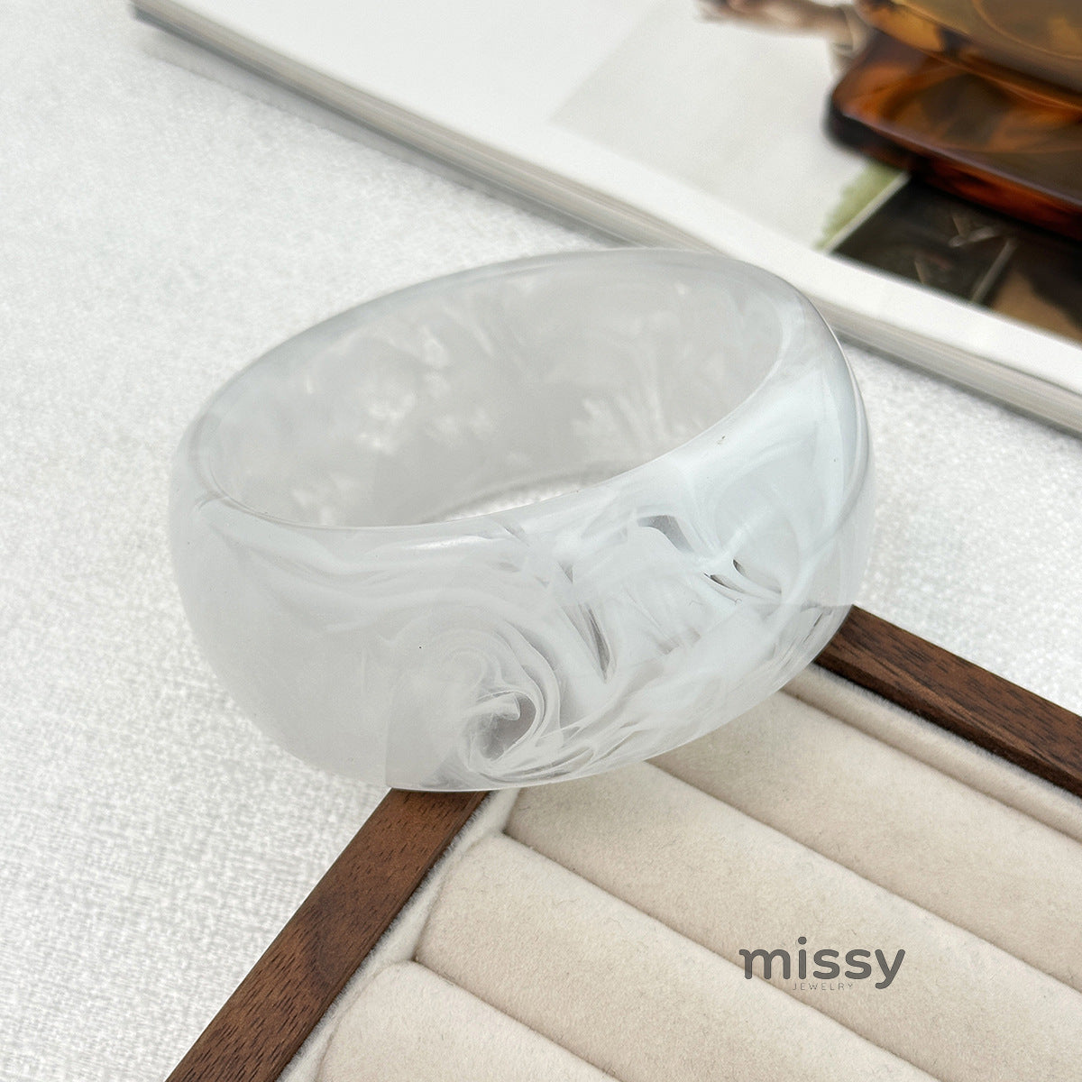 Helene Asymmetric Glossy Resin Bracelet [0I4QZ4EU]