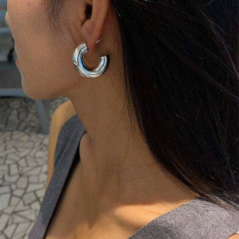 Hollow C-Shaped Hoop Earrings [MAEYKMYY]