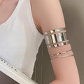 Hollow Letter D Cuff Bracelet [7Y7F7SBV]