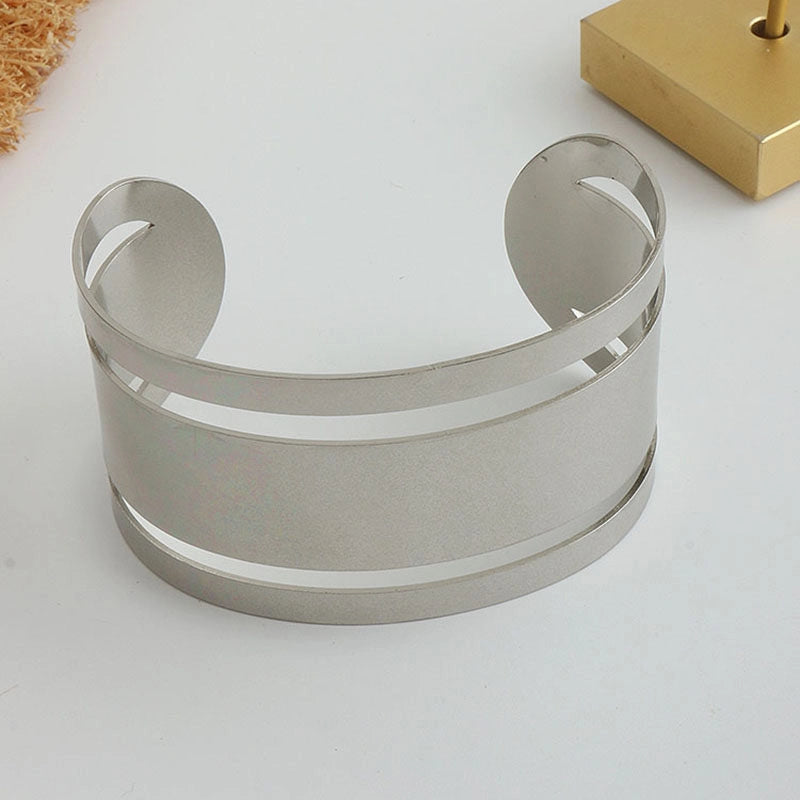 Hollow Letter D Cuff Bracelet [TWRRJI13]