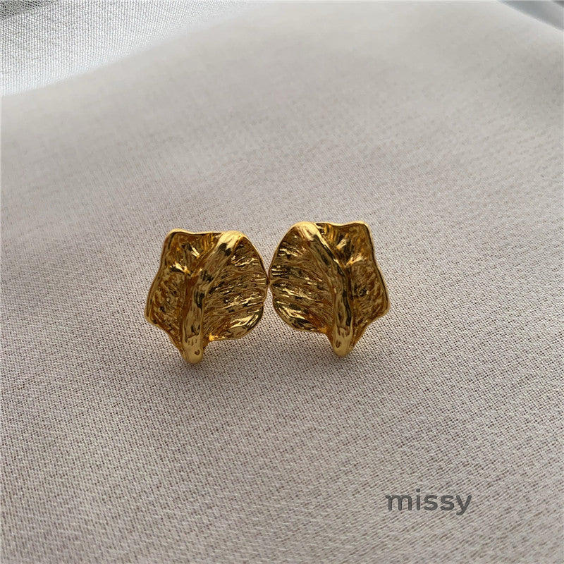 Inayah Textured Leaf Drop Earrings [DHI84U4I]