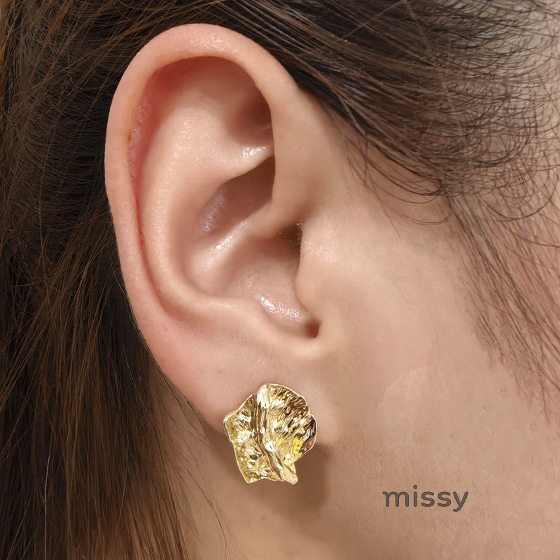 Inayah Textured Leaf Drop Earrings [F970VU8O]
