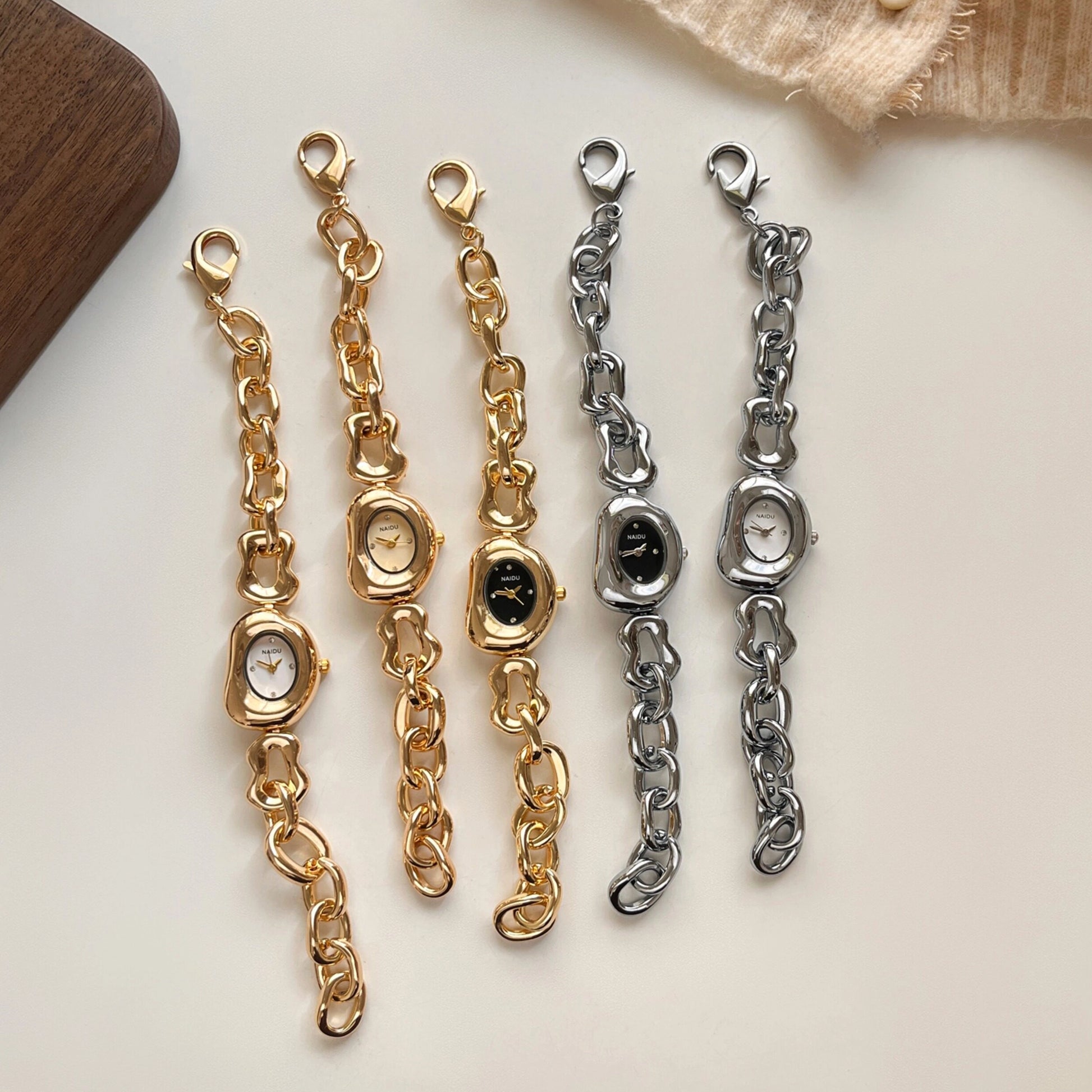 Irregular Chain Link Bracelet Watch [8URBS31D]