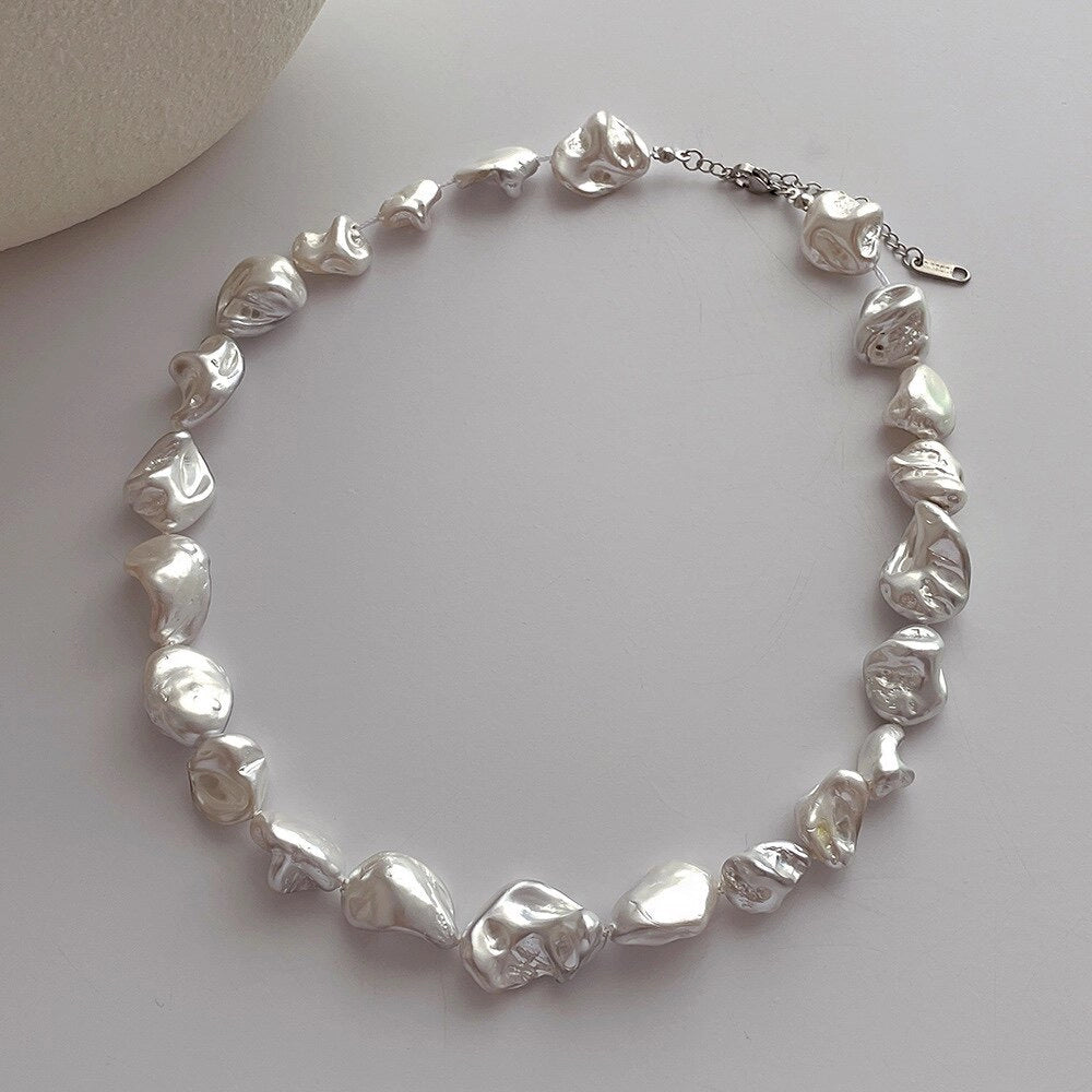 Irregular Shell Bead Necklace [OFYDMB1Q]