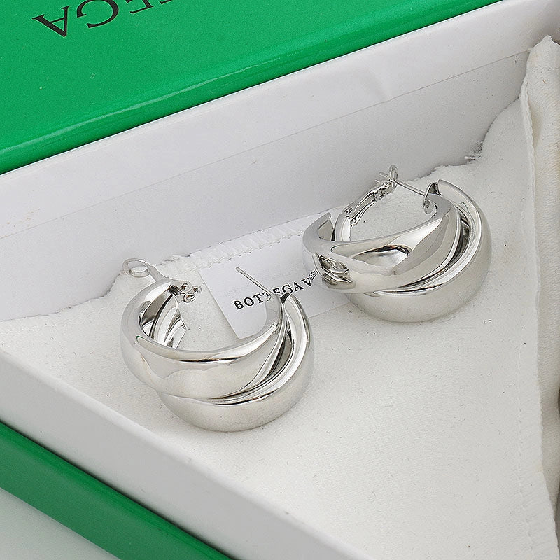 Irregular Twisted Hoop Earrings [Y7H5PYIQ]