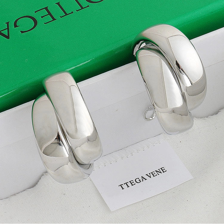 Irregular Twisted Hoop Earrings [OFWGVC7D]