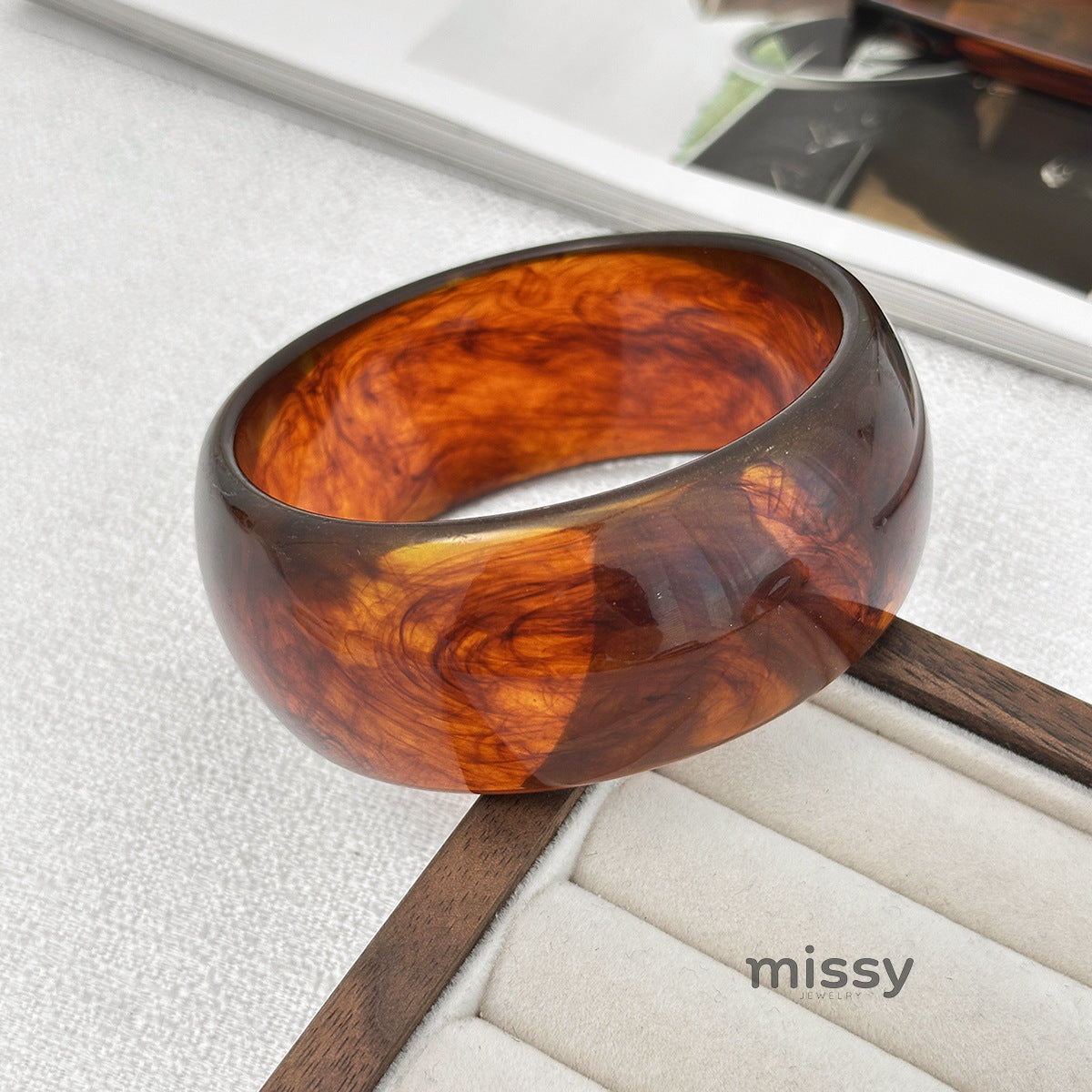 Ivyonna Irregular Resin Bangle [AEXLBU7W]