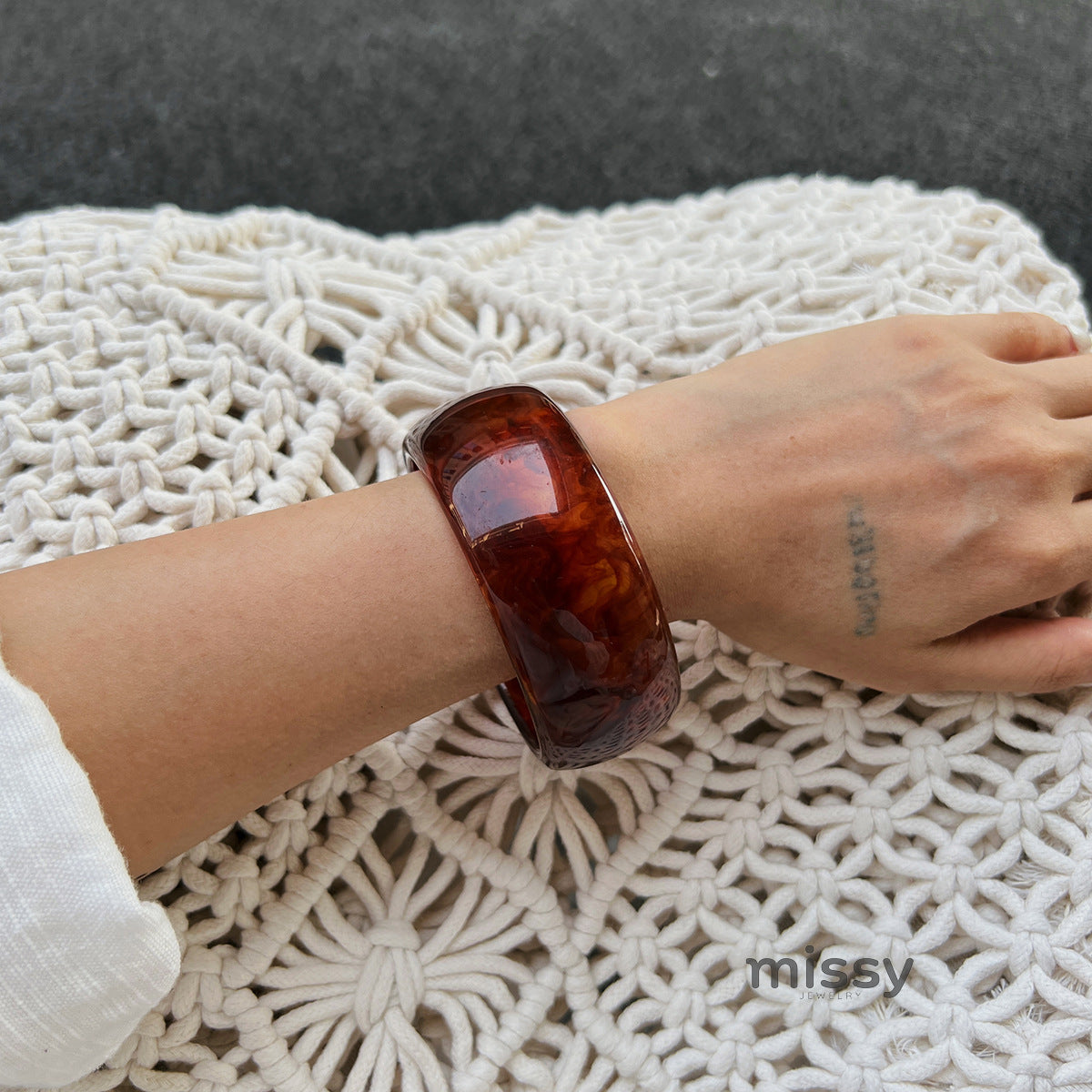 Ivyonna Irregular Resin Bangle [W5Z7JLE6]