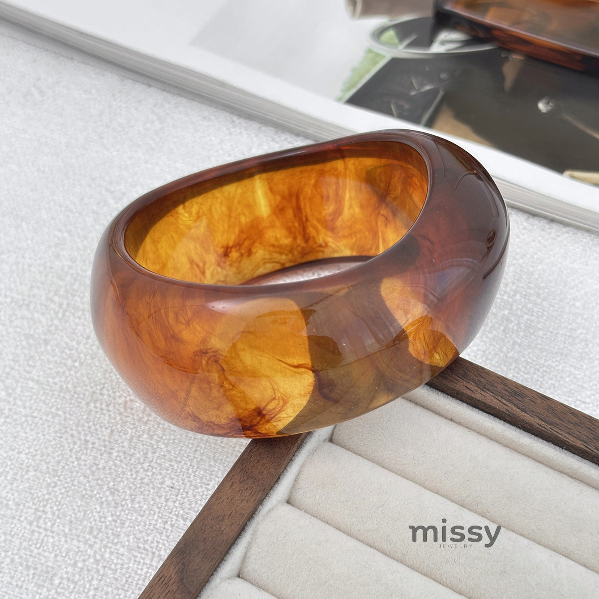 Ivyonna Irregular Resin Bangle [J94WJS4Y]