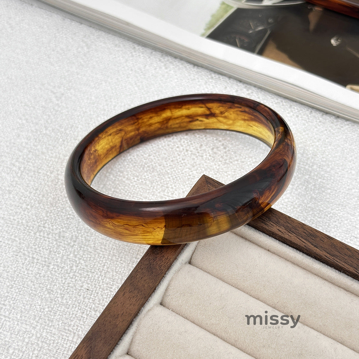 Ivyonna Irregular Resin Bangle [OPR2Q0TG]