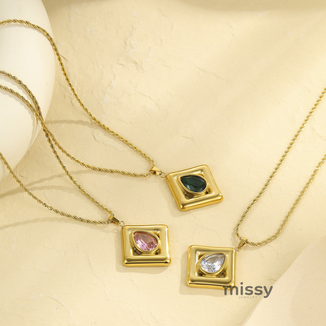 Jaela Teardrop Zircon Necklace [32NVQ6IB]