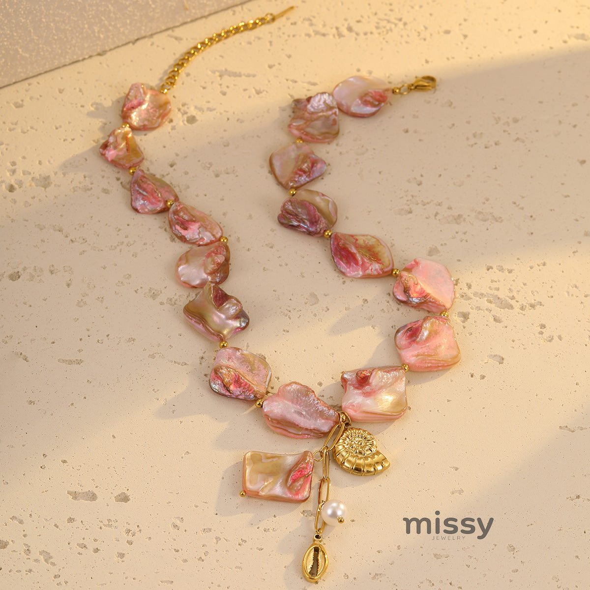 Jailynn Conch Shell Pearl Necklace [22M2ZZKJ]
