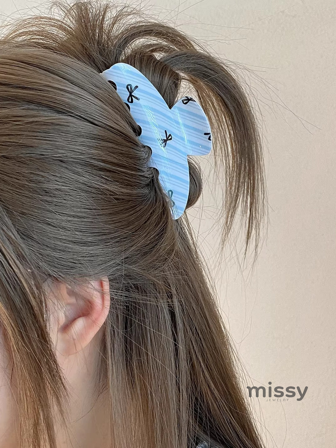 Jaiyana Striped Bow Claw Clip