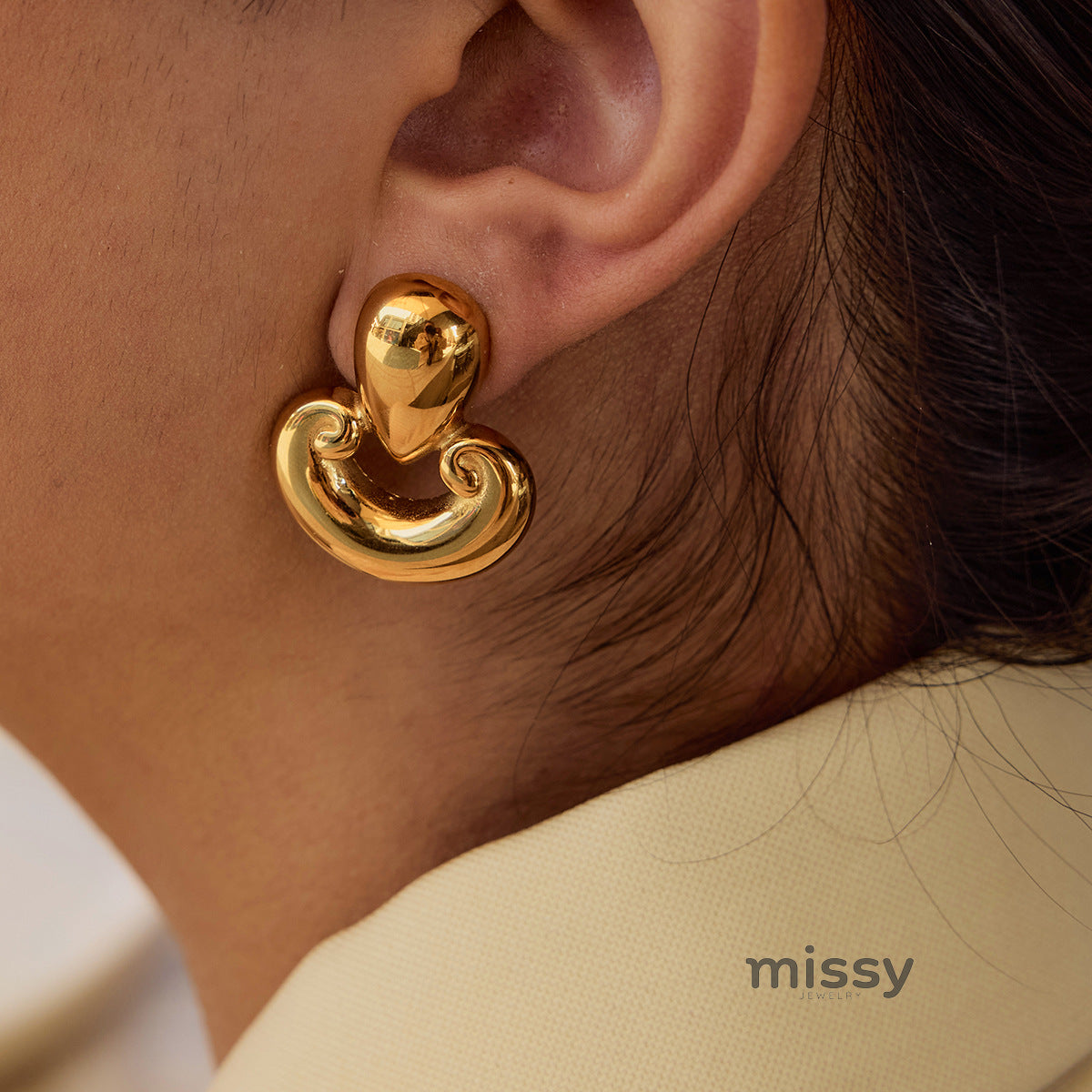 Jaleyah Polished Hoop Earrings [URGR5NRZ]