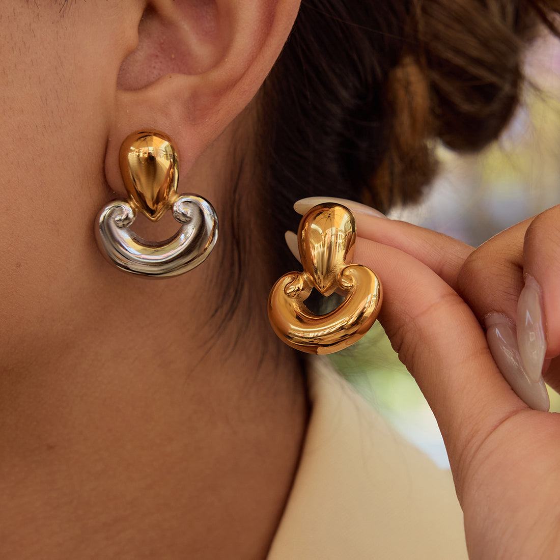 Jaleyah Polished Hoop Earrings [HOCRQ6AV]
