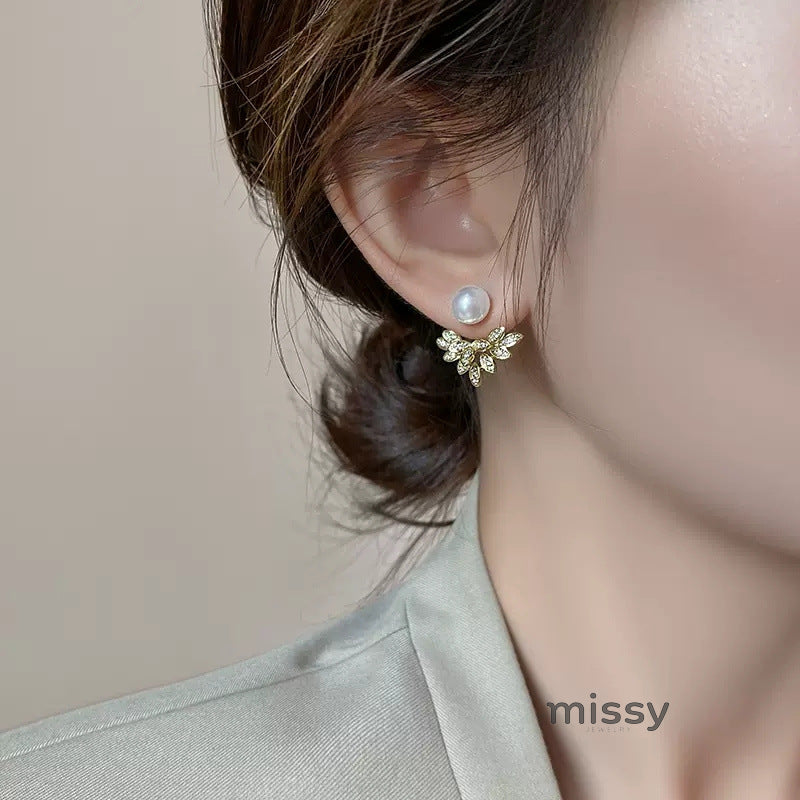 Jamila Gold Petal Pearl Earrings [TVT522H8]
