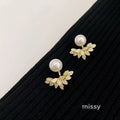 Jamila Gold Petal Pearl Earrings [E5K761SZ]